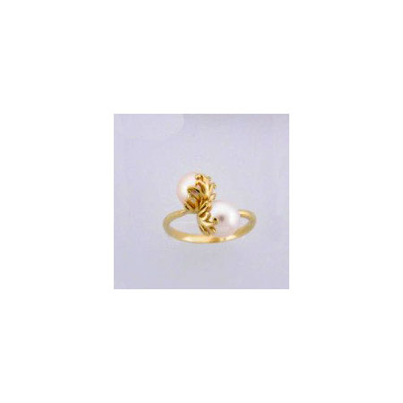 14K Gold ring with pearls